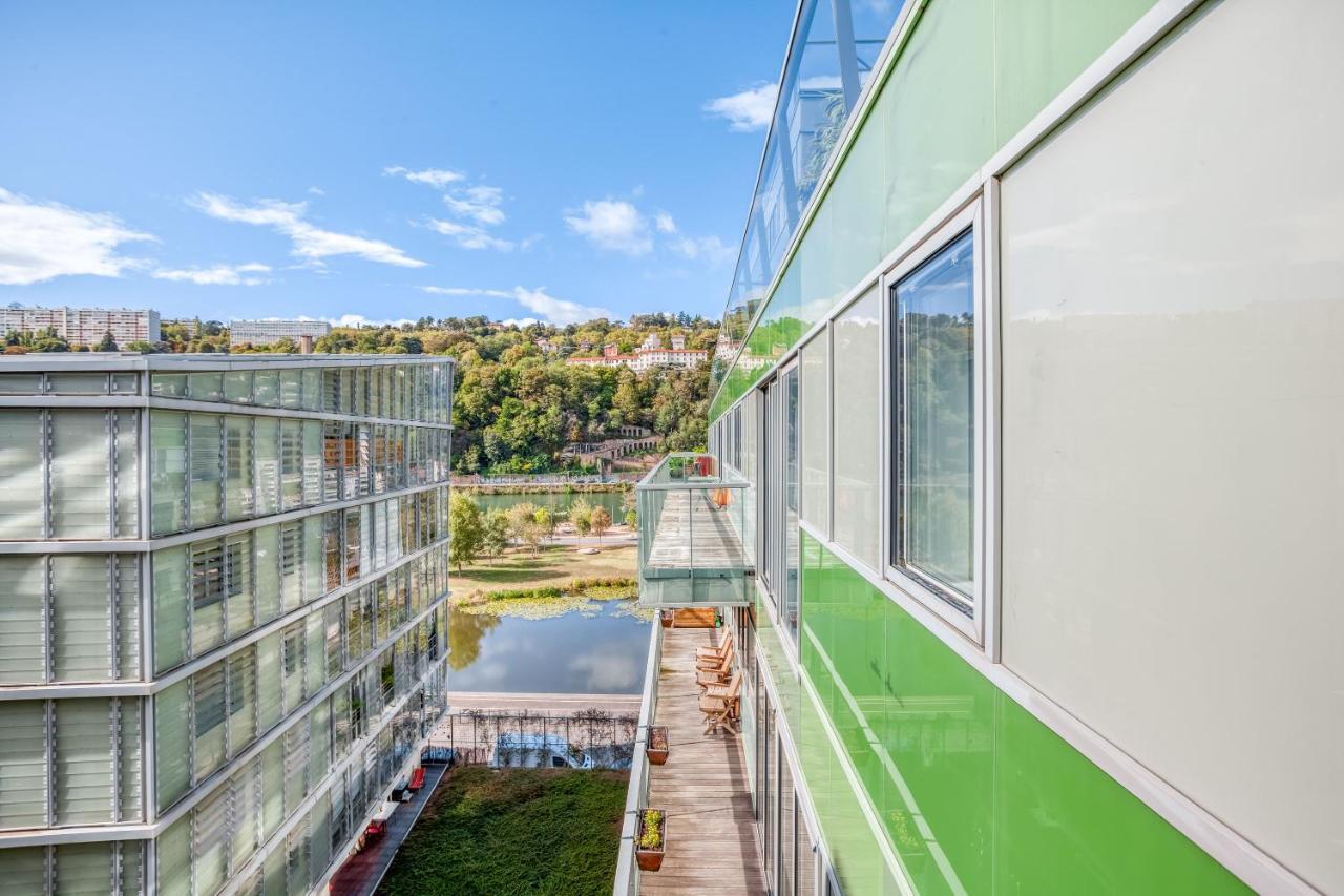 Lyon Confluence - Duplex Au Calme Avec Parking Prive En Option Apartment Exterior photo
